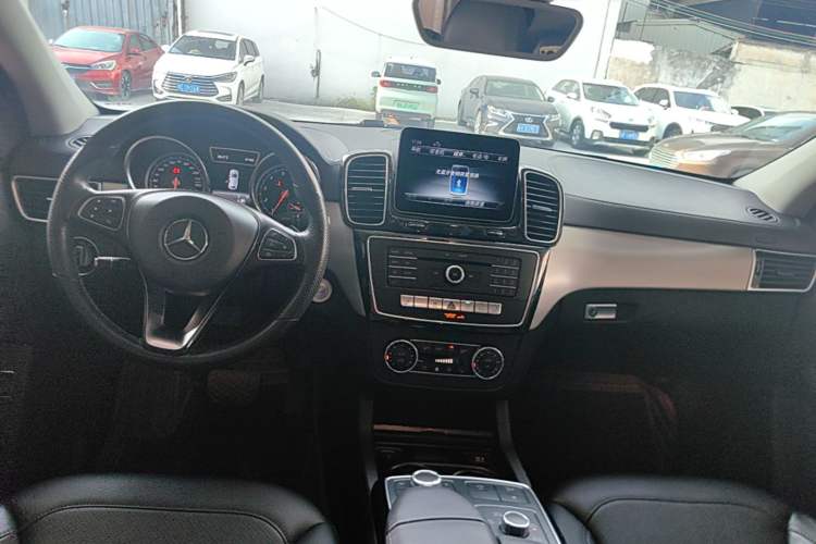 Used Mercedes-Benz GLE Coupe 2018 GLE 400 4MATIC Coupe SUV Audio And AC Panel