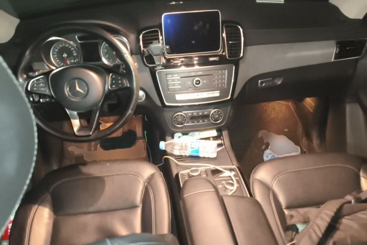 Used Mercedes-Benz GLE Coupe 2018 GLE 320 4MATIC Coupe SUV Center Console