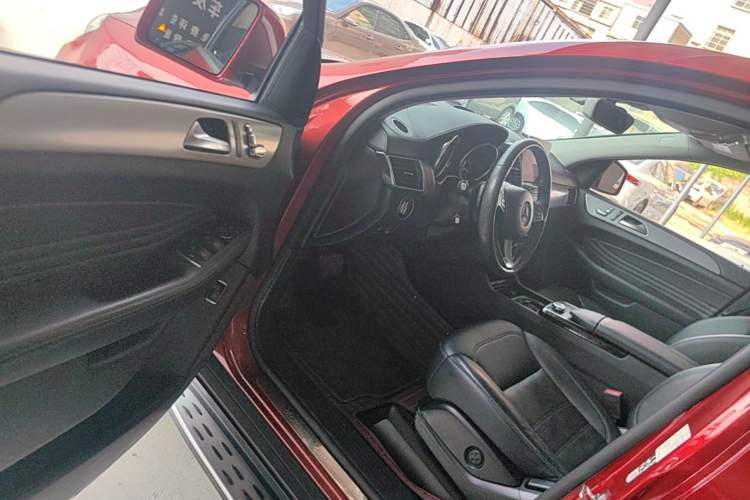Used Mercedes-Benz GLE Coupe 2018 GLE 400 4MATIC Coupe SUV Driver Seat