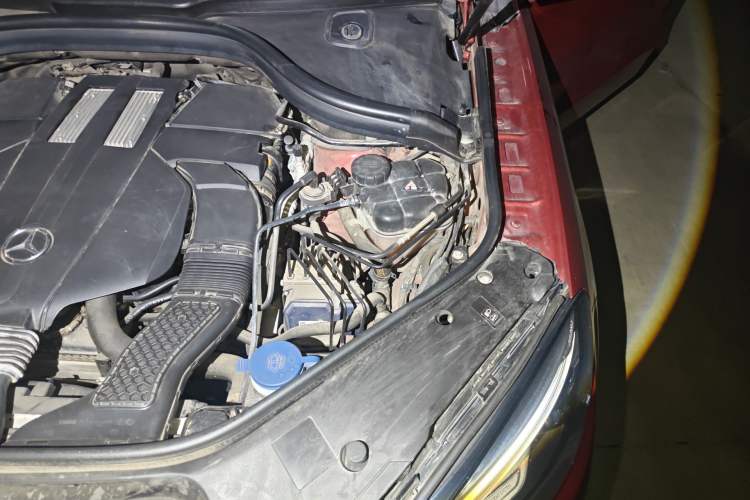 Used Mercedes-Benz GLE Coupe 2018 GLE 320 4MATIC Coupe SUV Engine Bay Left