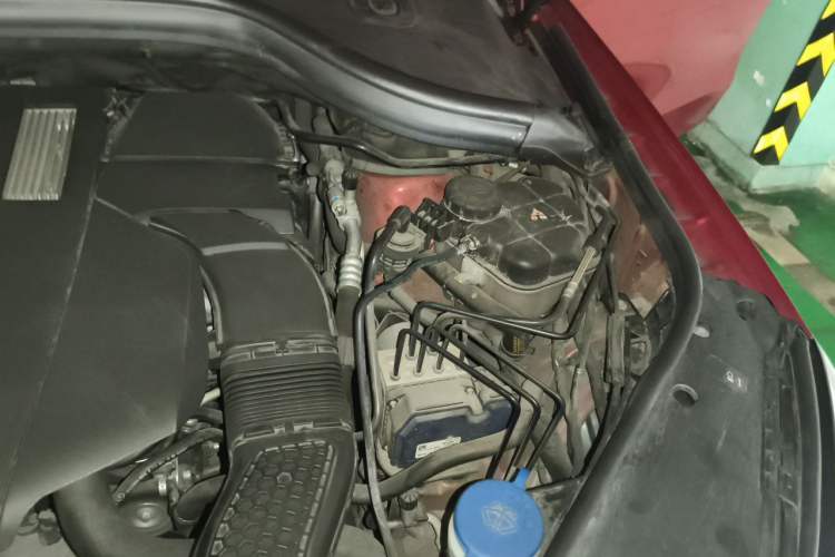 Used Mercedes-Benz GLE Coupe 2018 GLE 320 4MATIC Coupe SUV Engine Bay Left