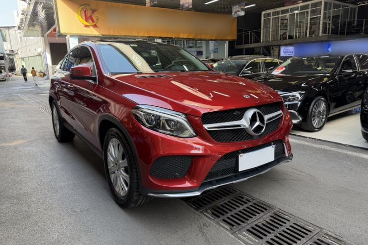 Used Mercedes-Benz GLE Coupe 2018 GLE 320 4MATIC Coupe SUV Exterior 2