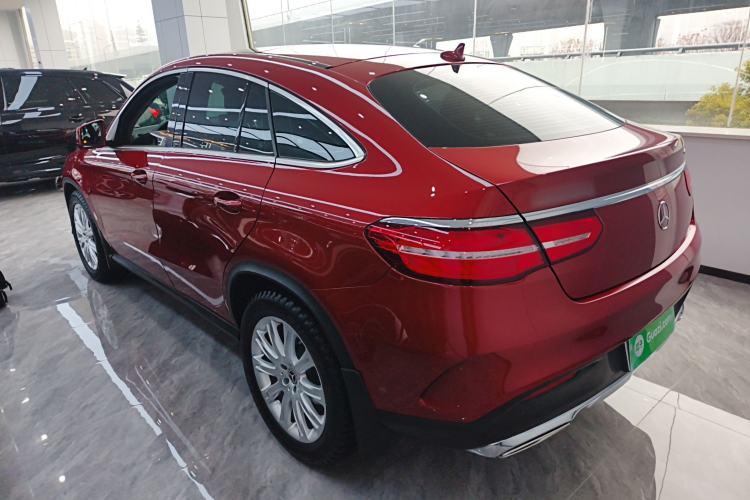 Used Mercedes-Benz GLE Coupe 2018 GLE 320 4MATIC Coupe SUV Exterior 2