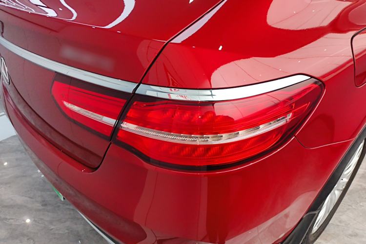Used Mercedes-Benz GLE Coupe 2018 GLE 320 4MATIC Coupe SUV Exterior 3