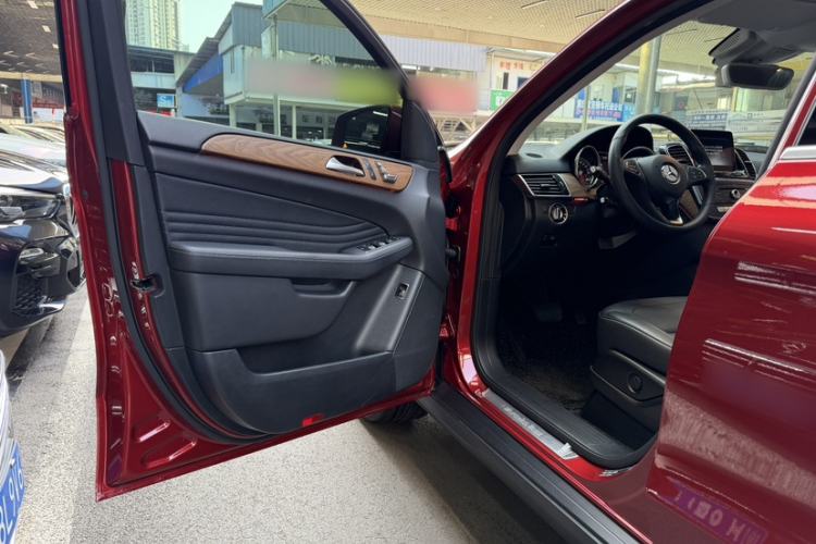Used Mercedes-Benz GLE Coupe 2018 GLE 320 4MATIC Coupe SUV Interior 12