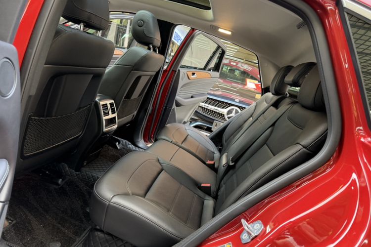 Used Mercedes-Benz GLE Coupe 2018 GLE 320 4MATIC Coupe SUV Interior 6