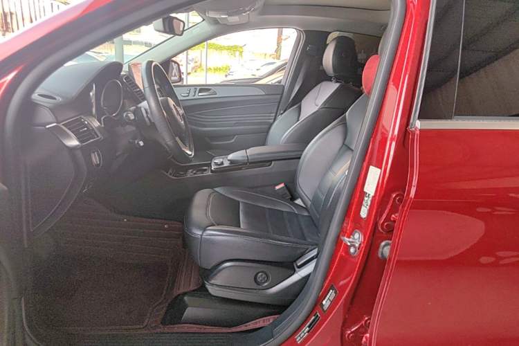 Used Mercedes-Benz GLE Coupe 2018 GLE 400 4MATIC Coupe SUV Left Front Seat