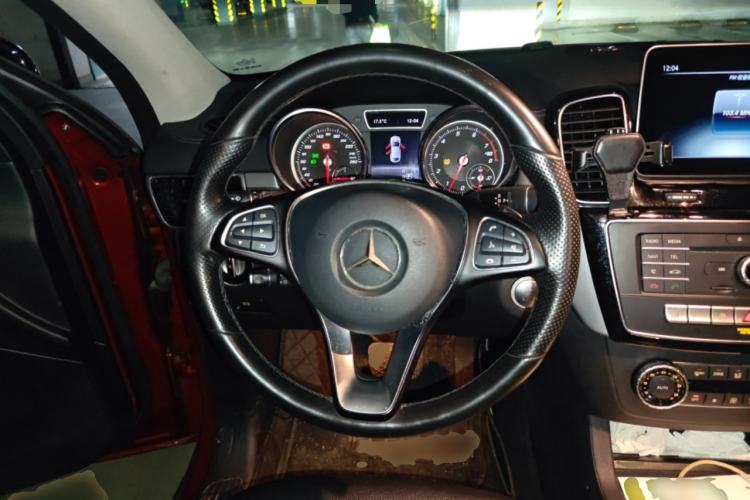 Used Mercedes-Benz GLE Coupe 2018 GLE 320 4MATIC Coupe SUV Steering Wheel