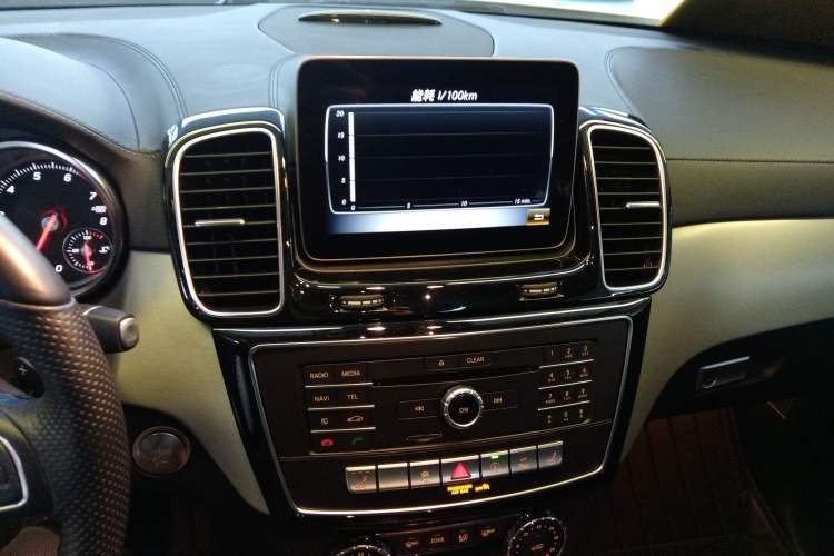 Used Mercedes-Benz GLE Coupe 2018 GLE 320 4MATIC Coupe SUV Audio And AC Panel
