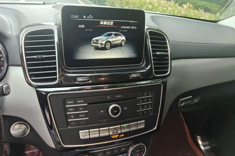 Used Mercedes-Benz GLE Coupe 2018 GLE 400 4MATIC Coupe SUV Audio And AC Panel