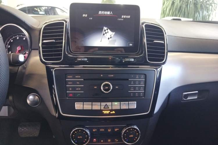 Used Mercedes-Benz GLE Coupe 2018 GLE 320 4MATIC Coupe SUV Audio And AC Panel
