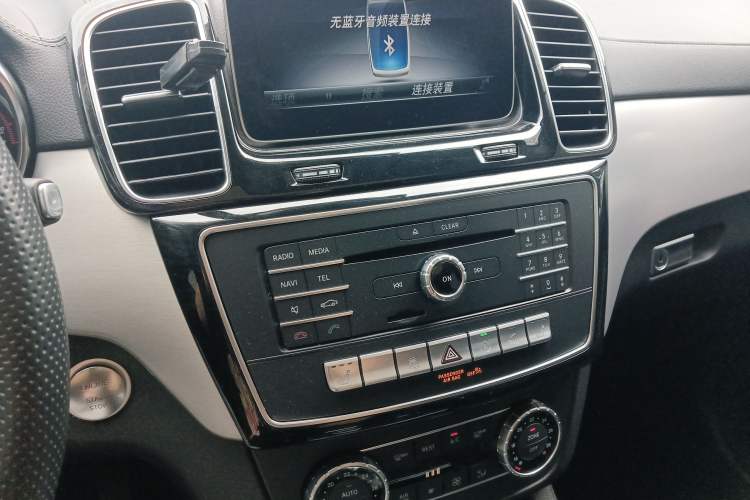 Used Mercedes-Benz GLE Coupe 2018 GLE 400 4MATIC Coupe SUV Audio And AC Panel