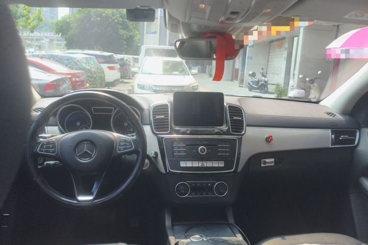 Used Mercedes-Benz GLE Coupe 2018 GLE 400 4MATIC Coupe SUV Center Console