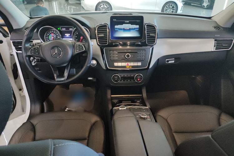 Used Mercedes-Benz GLE Coupe 2018 GLE 400 4MATIC Coupe SUV Center Console