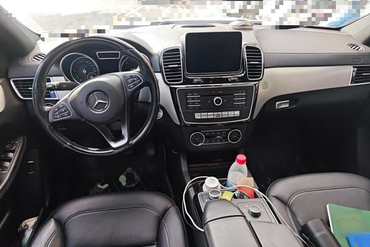 Used Mercedes-Benz GLE Coupe 2018 GLE 400 4MATIC Coupe SUV Center Console