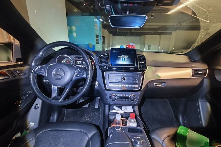 Used Mercedes-Benz GLE Coupe 2018 GLE 320 4MATIC Coupe SUV Center Console
