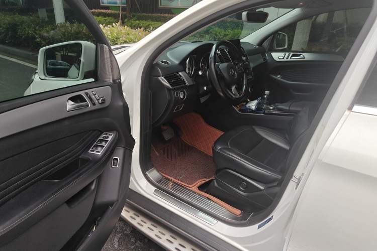 Used Mercedes-Benz GLE Coupe 2018 GLE 400 4MATIC Coupe SUV Driver Seat