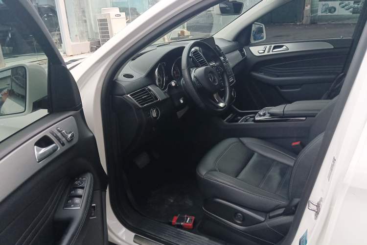 Used Mercedes-Benz GLE Coupe 2018 GLE 400 4MATIC Coupe SUV Driver Seat