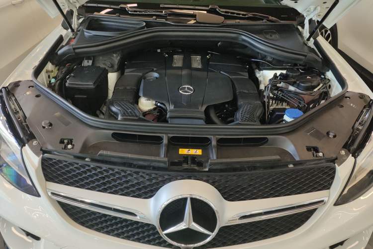 Used Mercedes-Benz GLE Coupe 2018 GLE 400 4MATIC Coupe SUV Engine Bay