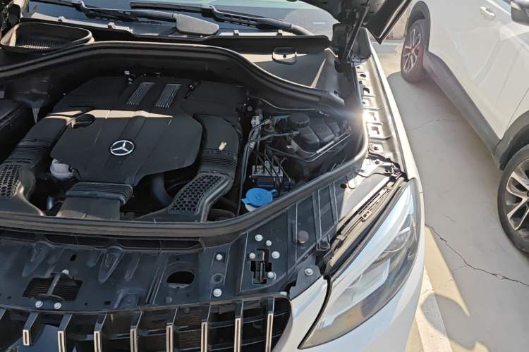 Used Mercedes-Benz GLE Coupe 2018 GLE 400 4MATIC Coupe SUV Engine Bay Left