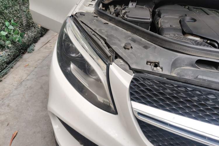 Used Mercedes-Benz GLE Coupe 2018 GLE 320 4MATIC Coupe SUV Engine Bay Right