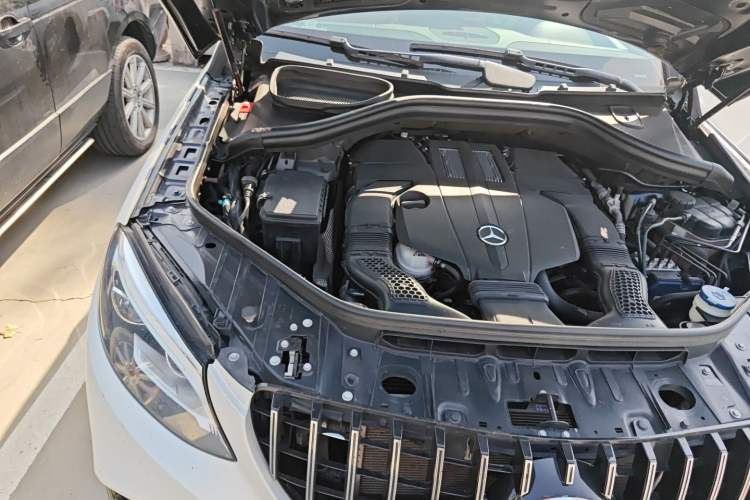 Used Mercedes-Benz GLE Coupe 2018 GLE 400 4MATIC Coupe SUV Engine Bay Right