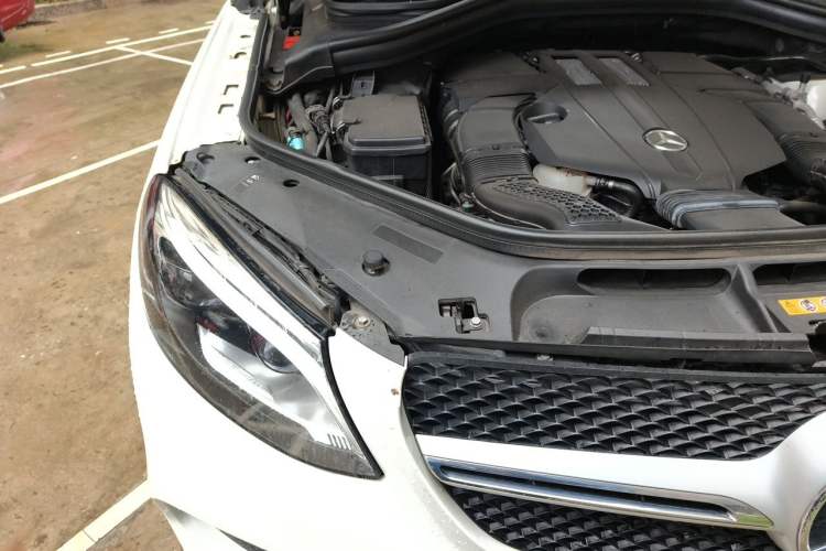 Used Mercedes-Benz GLE Coupe 2018 GLE 400 4MATIC Coupe SUV Engine Bay Right