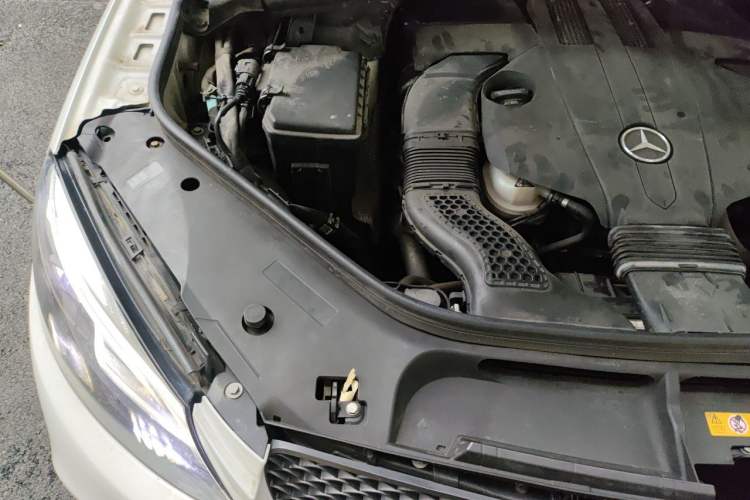 Used Mercedes-Benz GLE Coupe 2018 GLE 400 4MATIC Coupe SUV Engine Bay Right