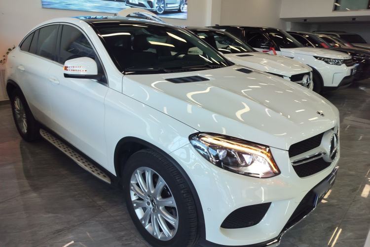 Used Mercedes-Benz GLE Coupe 2018 GLE 320 4MATIC Coupe SUV Exterior 2