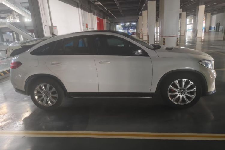 Used Mercedes-Benz GLE Coupe 2018 GLE 320 4MATIC Coupe SUV Exterior 5