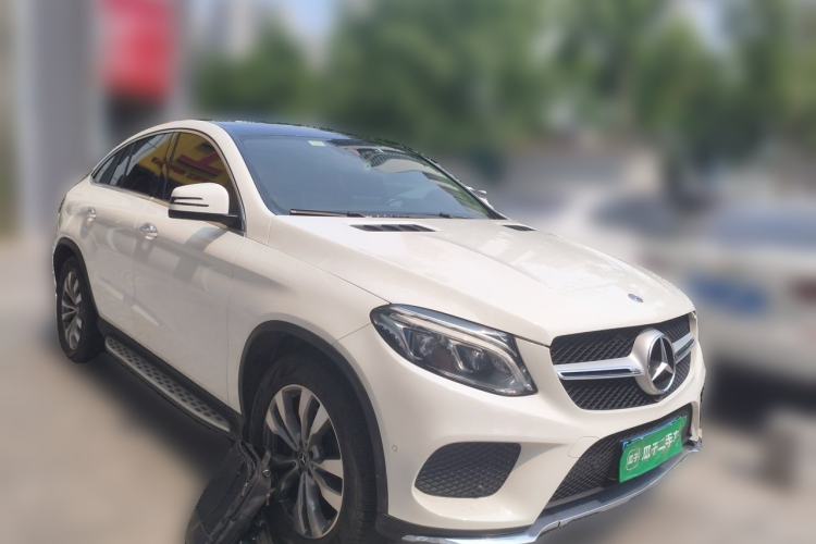 Used Mercedes-Benz GLE Coupe 2018 GLE 400 4MATIC Coupe SUV Front Right 45 Deg
