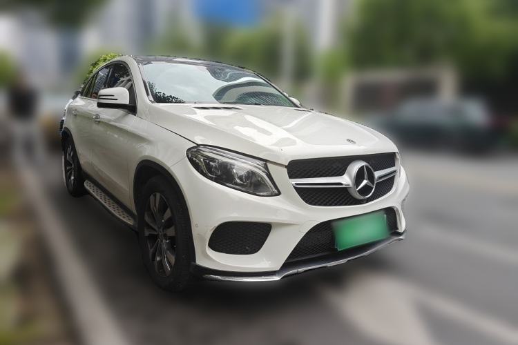 Used Mercedes-Benz GLE Coupe 2018 GLE 400 4MATIC Coupe SUV Front Right 45 Deg