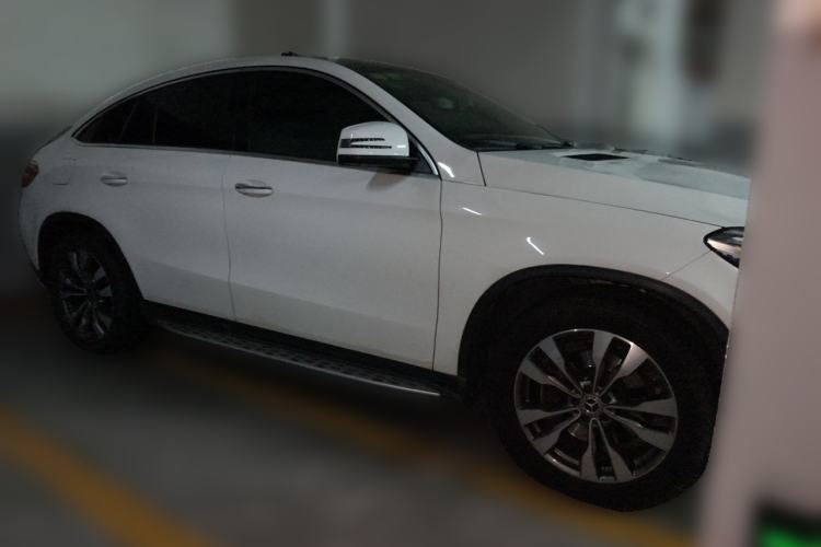 Used Mercedes-Benz GLE Coupe 2018 GLE 400 4MATIC Coupe SUV Front Right 45 Deg