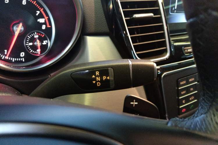 Used Mercedes-Benz GLE Coupe 2018 GLE 320 4MATIC Coupe SUV Gear Lever