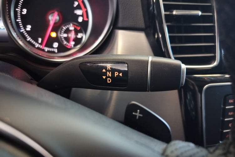 Used Mercedes-Benz GLE Coupe 2018 GLE 320 4MATIC Coupe SUV Gear Lever