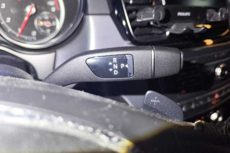 Used Mercedes-Benz GLE Coupe 2018 GLE 320 4MATIC Coupe SUV Gear Lever