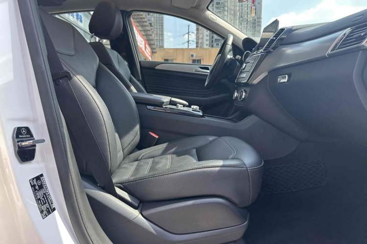 Used Mercedes-Benz GLE Coupe 2018 GLE 320 4MATIC Coupe SUV Interior 12