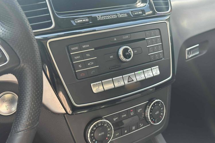 Used Mercedes-Benz GLE Coupe 2018 GLE 320 4MATIC Coupe SUV Interior 14