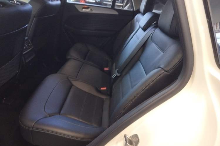 Used Mercedes-Benz GLE Coupe 2018 GLE 320 4MATIC Coupe SUV Interior 4