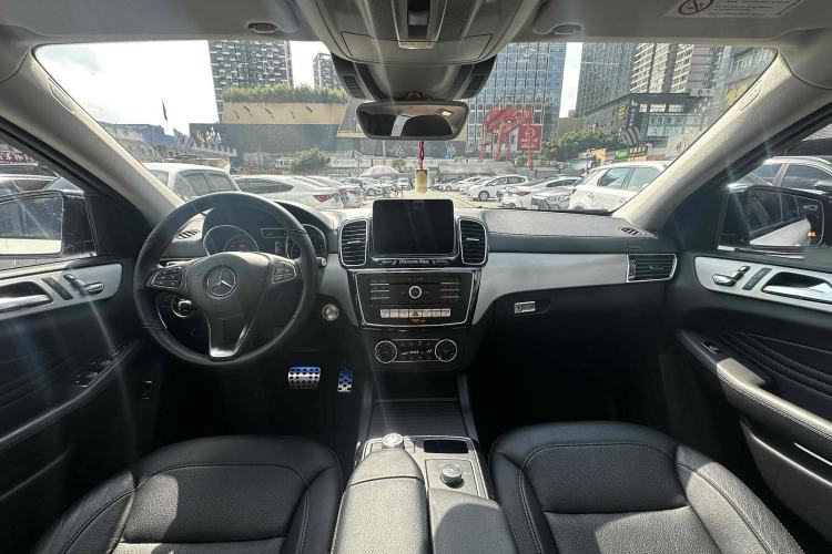 Used Mercedes-Benz GLE Coupe 2018 GLE 320 4MATIC Coupe SUV Interior 6