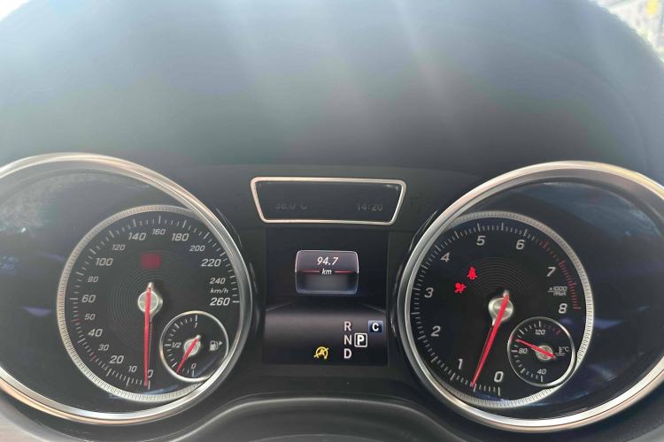 Used Mercedes-Benz GLE Coupe 2018 GLE 320 4MATIC Coupe SUV Interior 8