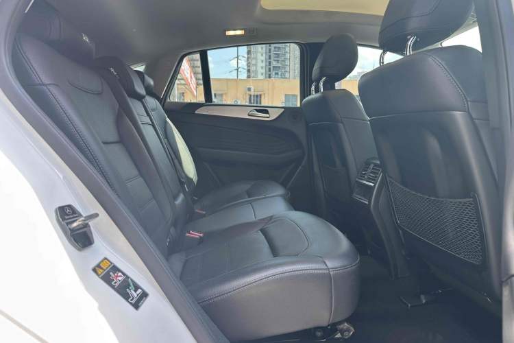 Used Mercedes-Benz GLE Coupe 2018 GLE 320 4MATIC Coupe SUV Interior 9