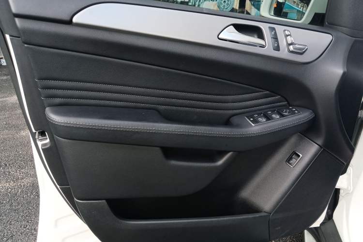 Used Mercedes-Benz GLE Coupe 2018 GLE 400 4MATIC Coupe SUV Left Front Door Interior