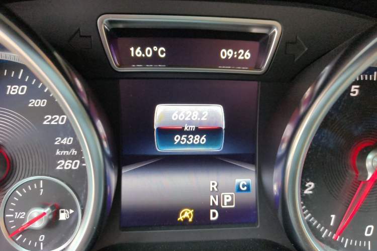 Used Mercedes-Benz GLE Coupe 2018 GLE 400 4MATIC Coupe SUV Odometer Close Up
