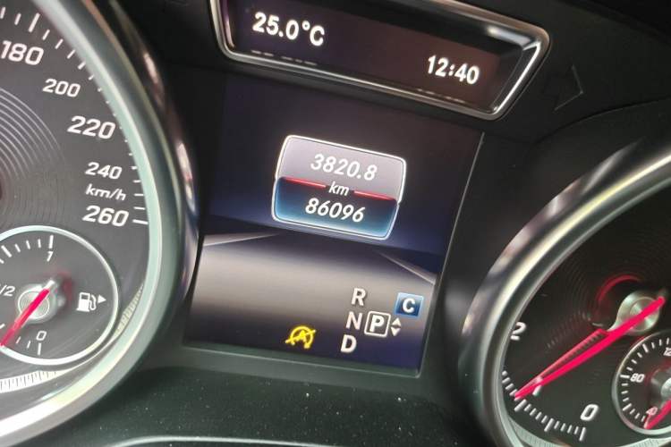 Used Mercedes-Benz GLE Coupe 2018 GLE 400 4MATIC Coupe SUV Odometer Close Up