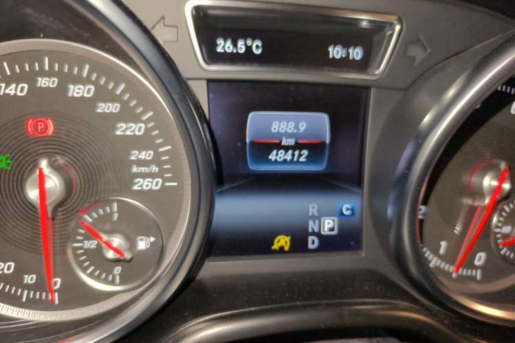 Used Mercedes-Benz GLE Coupe 2018 GLE 400 4MATIC Coupe SUV Odometer Close Up