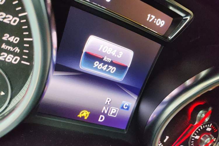 Used Mercedes-Benz GLE Coupe 2018 GLE 400 4MATIC Coupe SUV Odometer Close Up