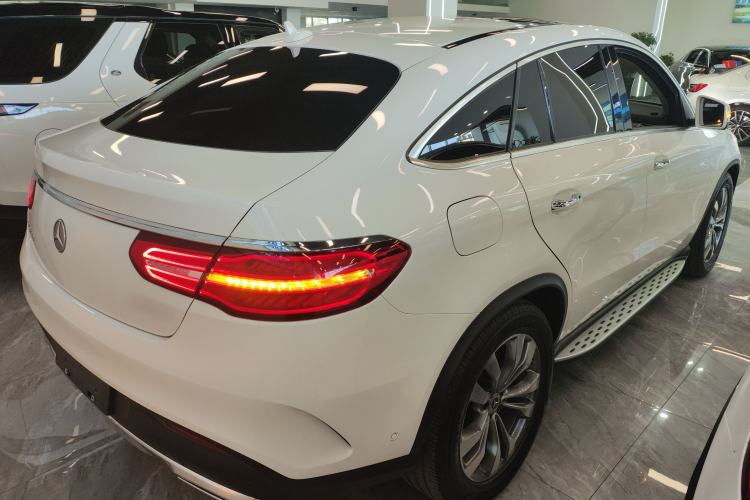 Used Mercedes-Benz GLE Coupe 2018 GLE 400 4MATIC Coupe SUV Rear Right 45 Deg