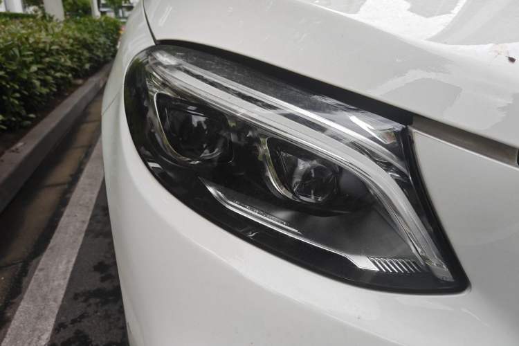 Used Mercedes-Benz GLE Coupe 2018 GLE 400 4MATIC Coupe SUV Right Front Headlight