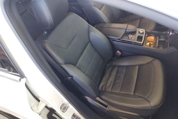 Used Mercedes-Benz GLE Coupe 2018 GLE 320 4MATIC Coupe SUV Right Front Seat